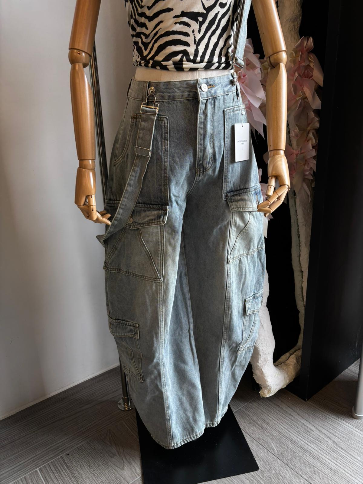 Salopette in jeans con tasconi